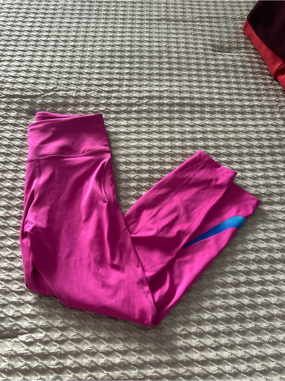 Women Fuchsia Active Leggings with Blue Accent